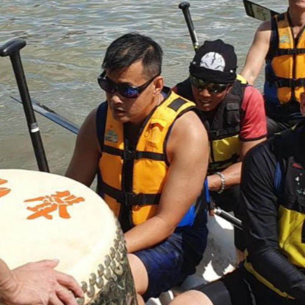 Rear Trunk Tailgate Gas Shock Dampers Lift Strut Support Rod Bars