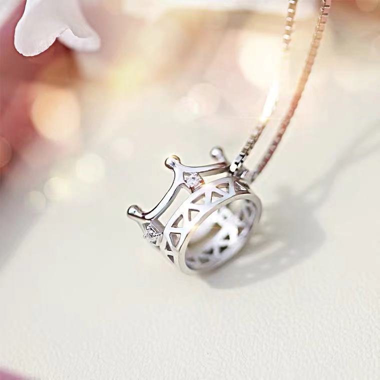 Collana in argento con corona, ciondolo retrò con strass, gioielli geometrici semplici_voghion.com