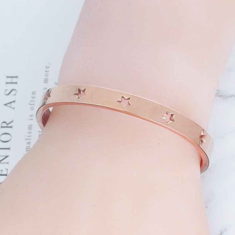Pulseira e bracelete de aço titânio com estrela vazada banhada a ouro, pulseira feminina da moda, joia de pulso_voghion.com