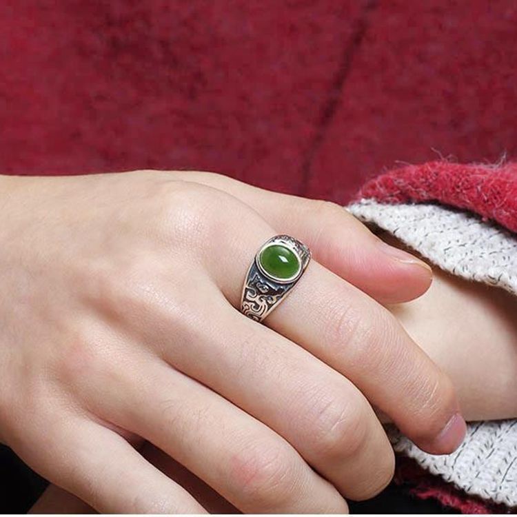 Anello da uomo placcato in argento con diaspro di giada Hetian imitazione Anello aperto con smeraldo vintage_voghion.com