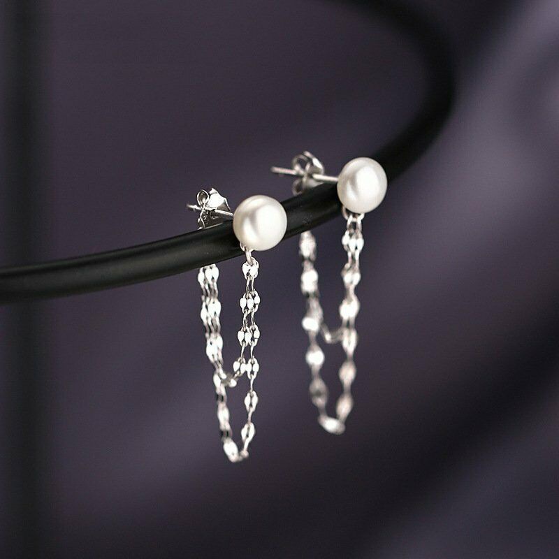 Orecchini a lobo con perle finte e catenella a nappina punk_voghion.com