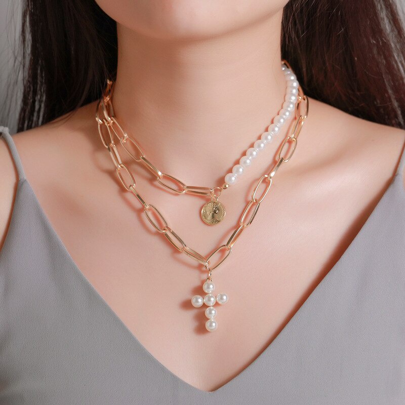 Collana multistrato con ciondolo a croce moneta e perla donna_voghion.com