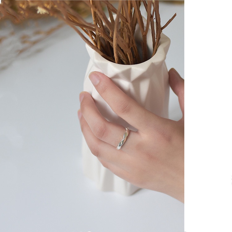 Mobius Ring Trendy Male Single Ring Fashion Retro Style Open Adjustable Wave Twist Ring_voghion.com
