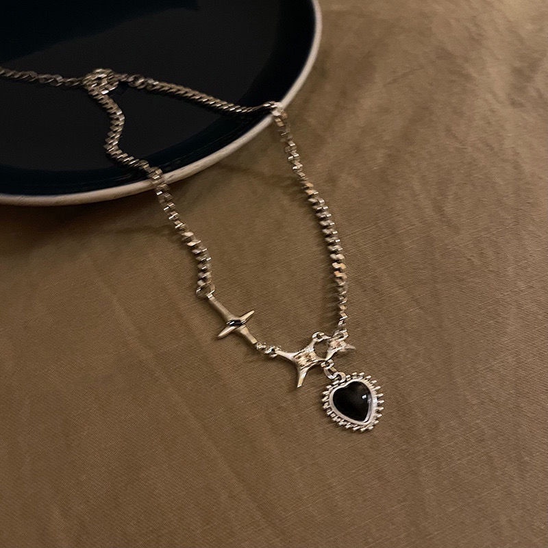Collana con ciondolo a forma di cuore nero, punk, con strass lucidi, a forma di stella, a catena asimmetrica, per donne, con catena al collo_voghion.com