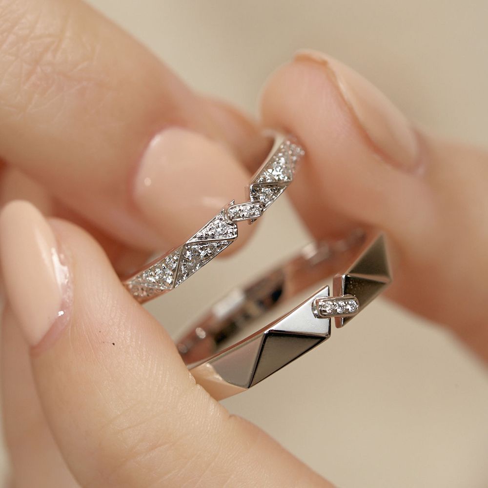 Luxury Rhinestone Triangle Geometry Ring For Couples Wedding_voghion.com
