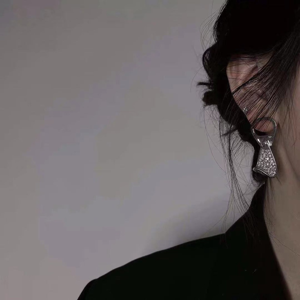 Orecchini a lobo con anello e strass per donna e ragazza_voghion.com