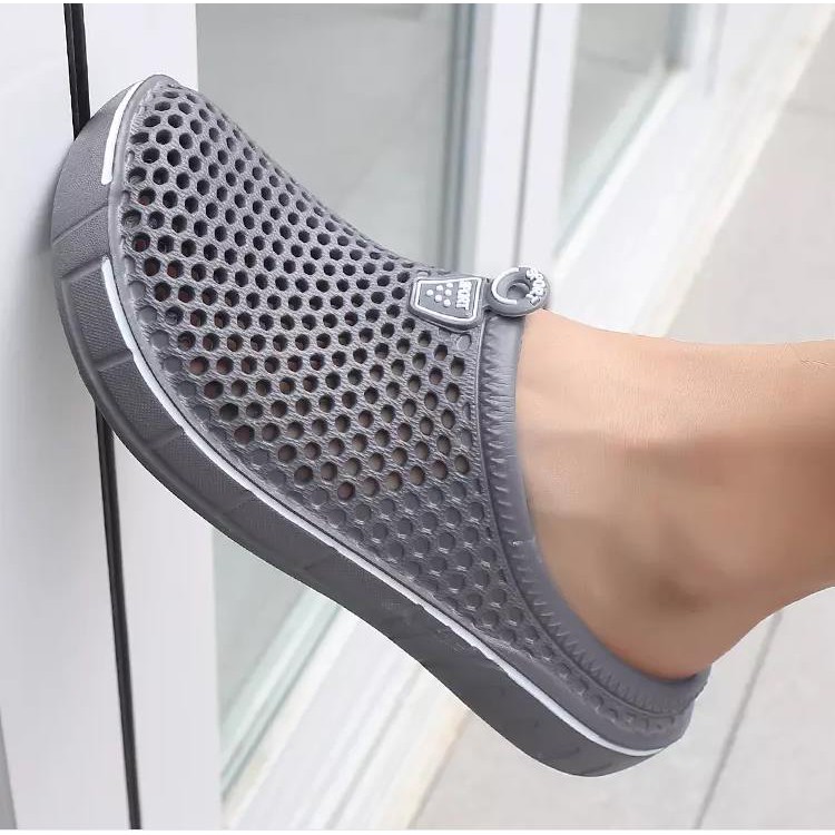 Men's Slippers Waterproof Beach Shoes Light Hole Shoes Women Sandals Men Slides anti-slip sandal