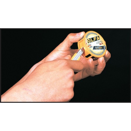 OLFA DC-3 安全折刃器 使用示意與背面包裝說明