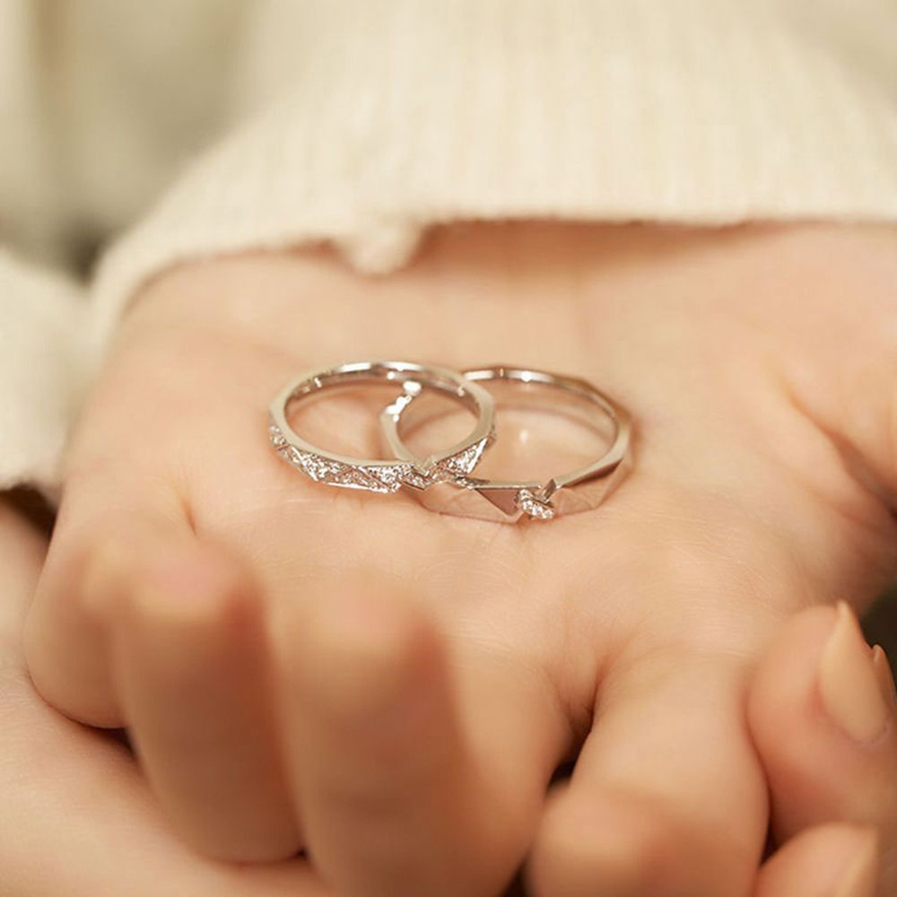 Luxury Rhinestone Triangle Geometry Ring For Couples Wedding_voghion.com