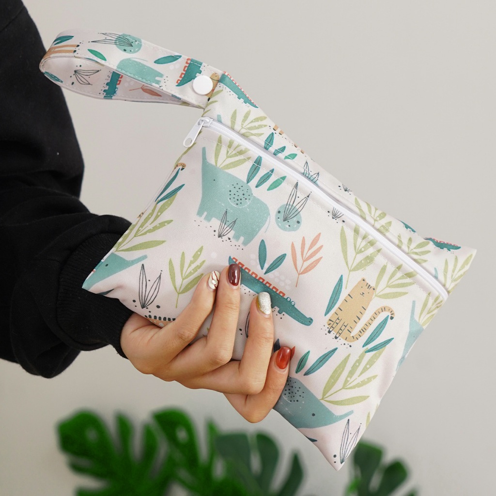 20X16cm Cute Design Wallet Sanitary Storage Bag Portable Wash Bag Waterproof Cosmetic Bag
