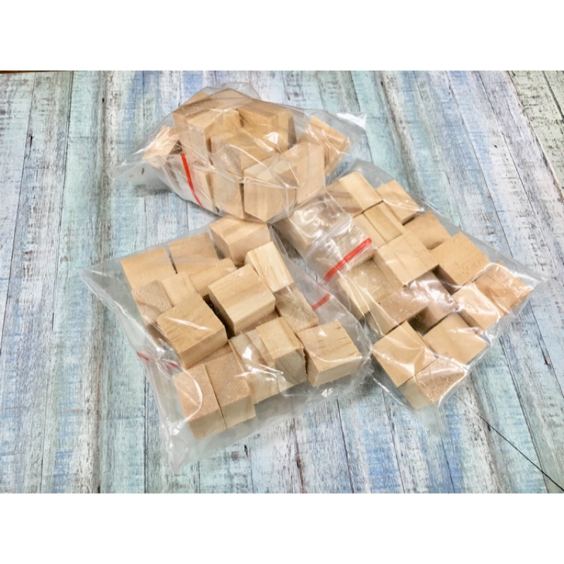 1.8cm 木頭方塊展示圖