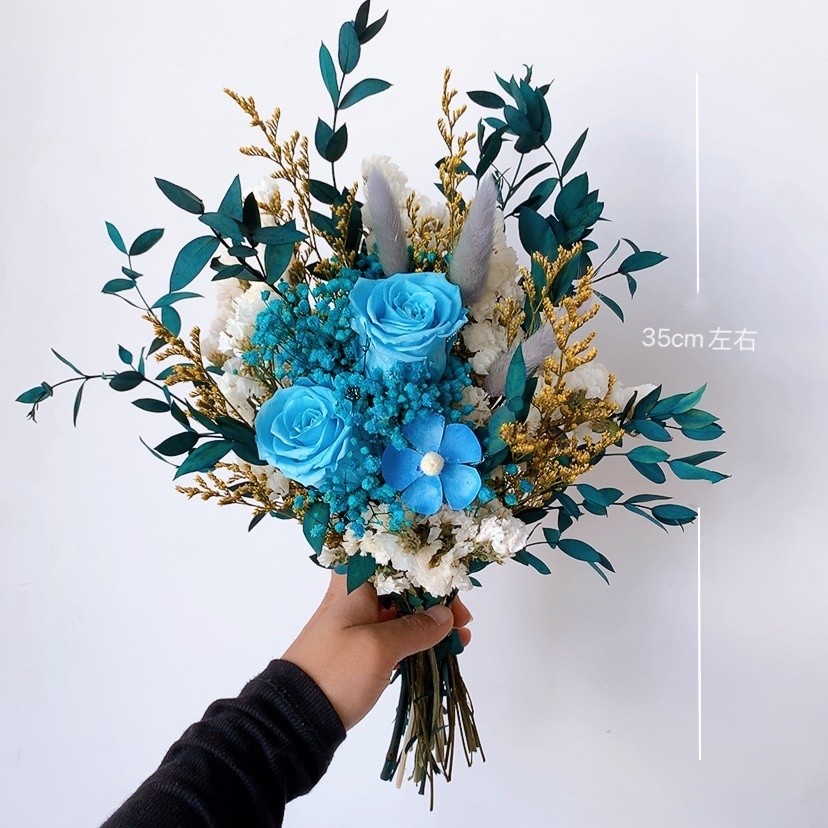 (藍色)永生玫瑰尖葉尤加利,(裸花束)不含花器.加購區可選購花器