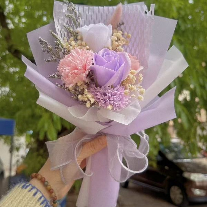 5朵粉紫康乃馨玫瑰,提袋等其他配件商品可至加購區挑選