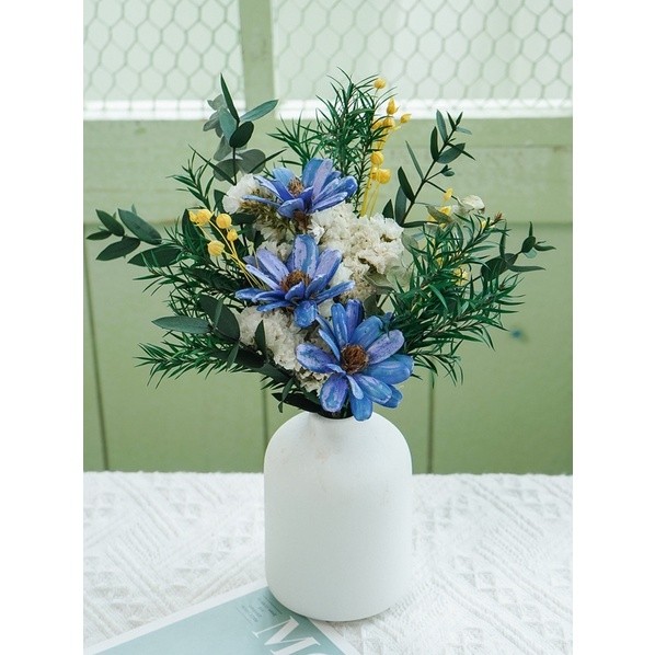 (藍色)尤加利星辰小雛菊,(裸花束)不含花器.加購區可選購花器
