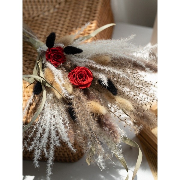 (紅色)蘆葦永生玫瑰花,(裸花束)不含花器.加購區可選購花器