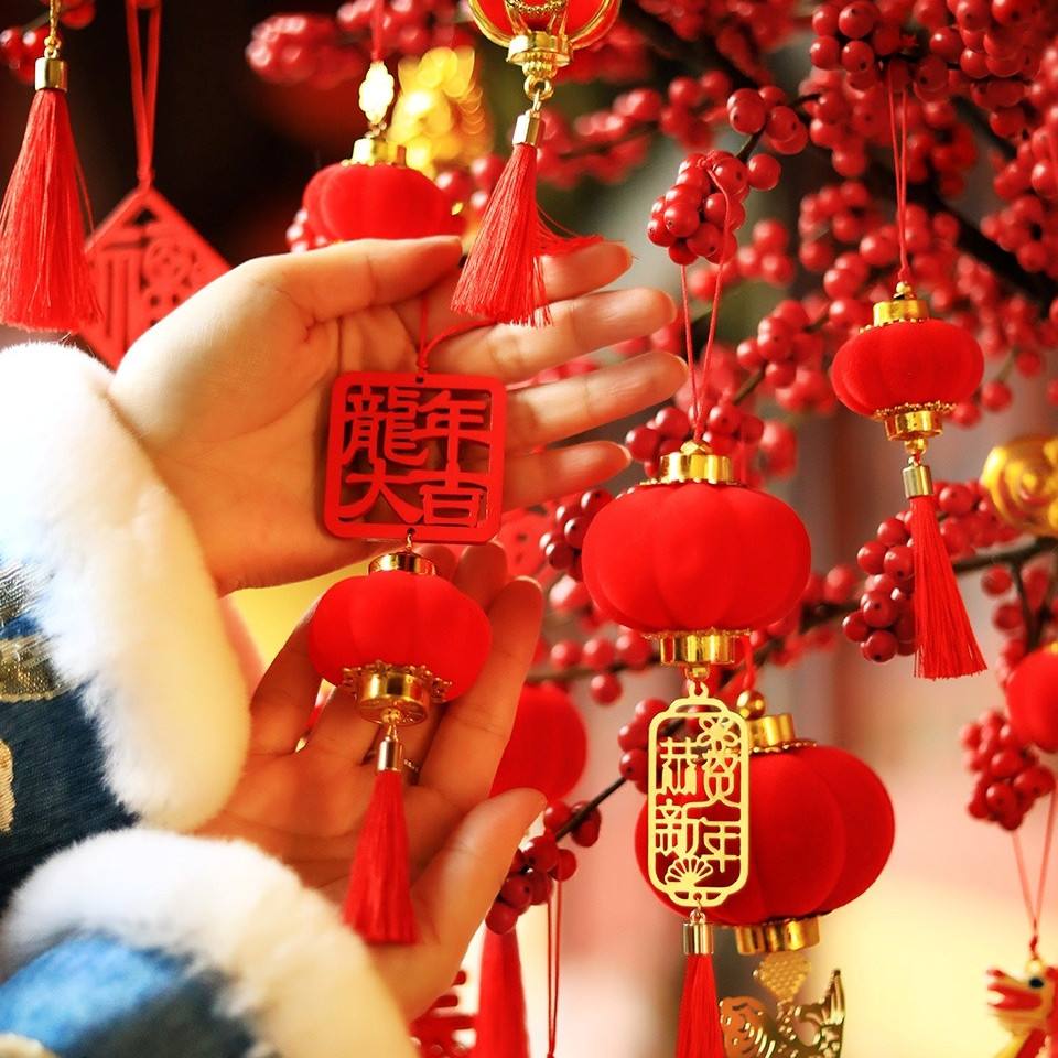 台灣現貨【木質新年掛飾】春聯木牌中國結流蘇 福字雙魚葫蘆吉祥掛件 玄關門把牆面 年節佈置款 新年佈置 裝飾掛飾 玄關裝飾
