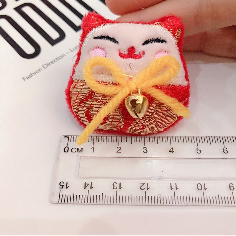新年刺繡胸針❰招財貓❱,價錢為1個的價格