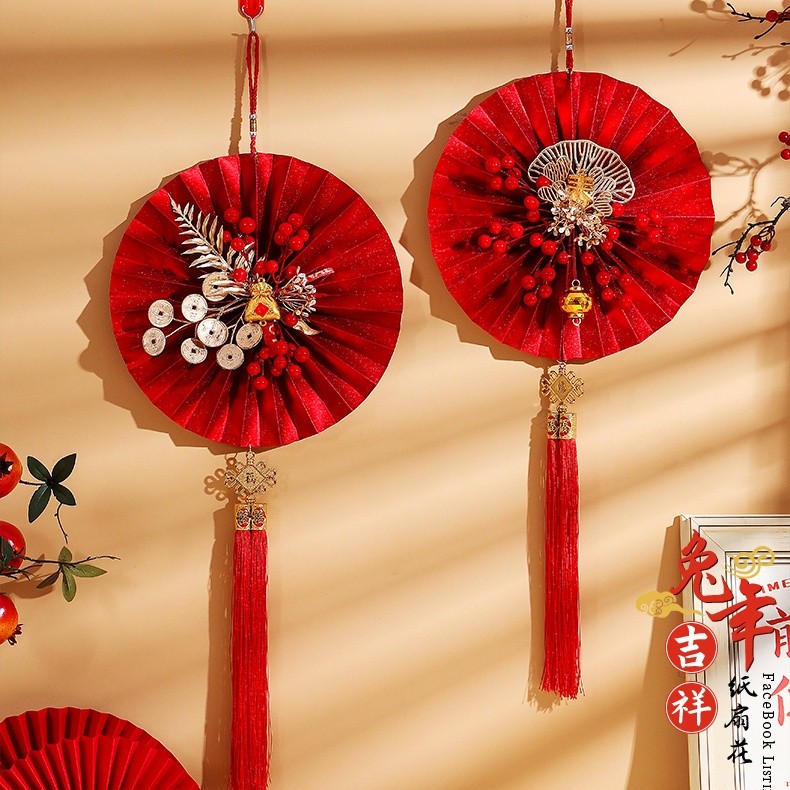 台灣現貨【新年紅果花環掛飾】鈴鐺祝福字牌發財果藤圈 門口玄關牆面佈置 進宅開市送禮 新年佈置 裝飾掛飾 玄關裝飾