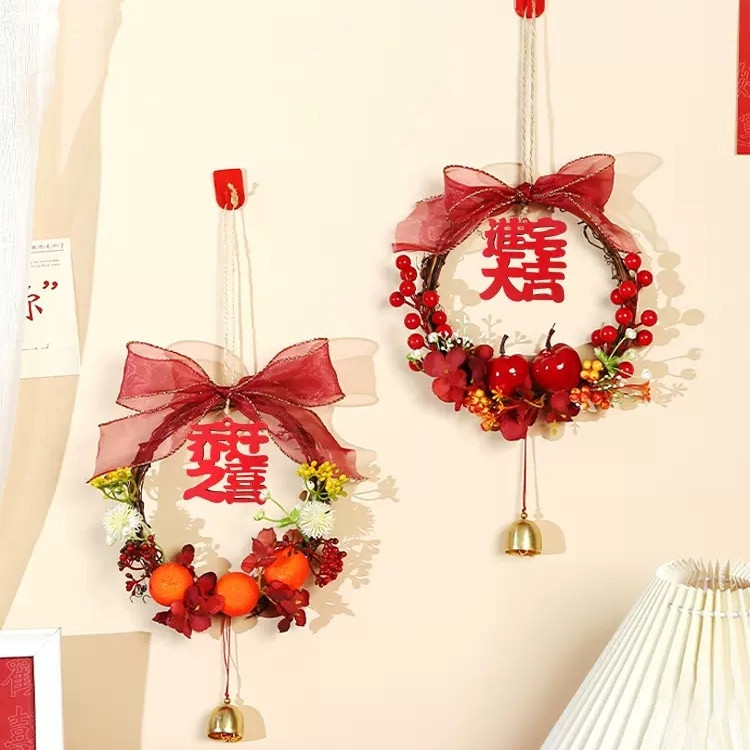 台灣現貨【紅果鈴鐺藤圈】新年花環門掛 玄關門口牆面佈置 祝福字樣柿子橘子蘋果造型 成品免組裝 多尺寸 新年佈置 玄關裝飾