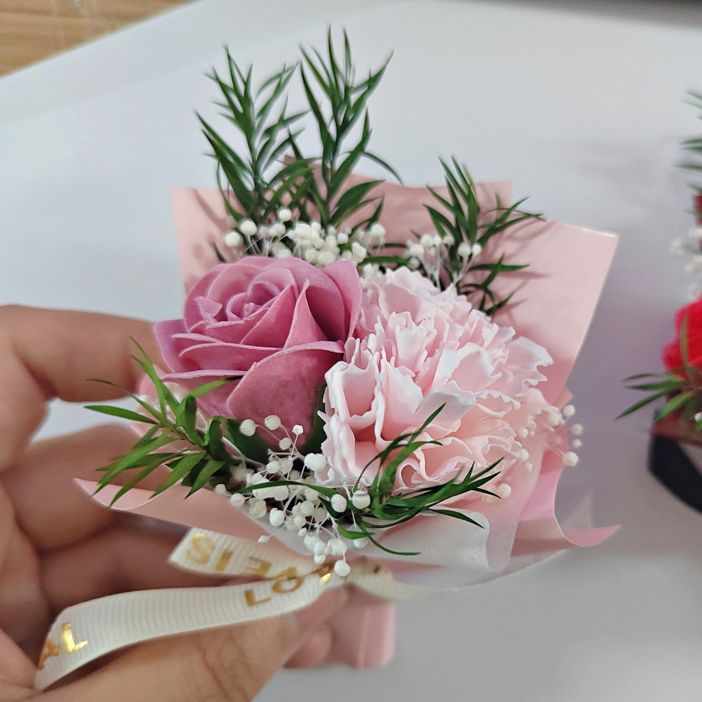 台灣現貨【迷你鐘罩花束】香皂花或永生花小花束 情人節花禮 母親節花禮 畢業花束 生日送禮 燈串可選 拍照打卡 桌面擺飾