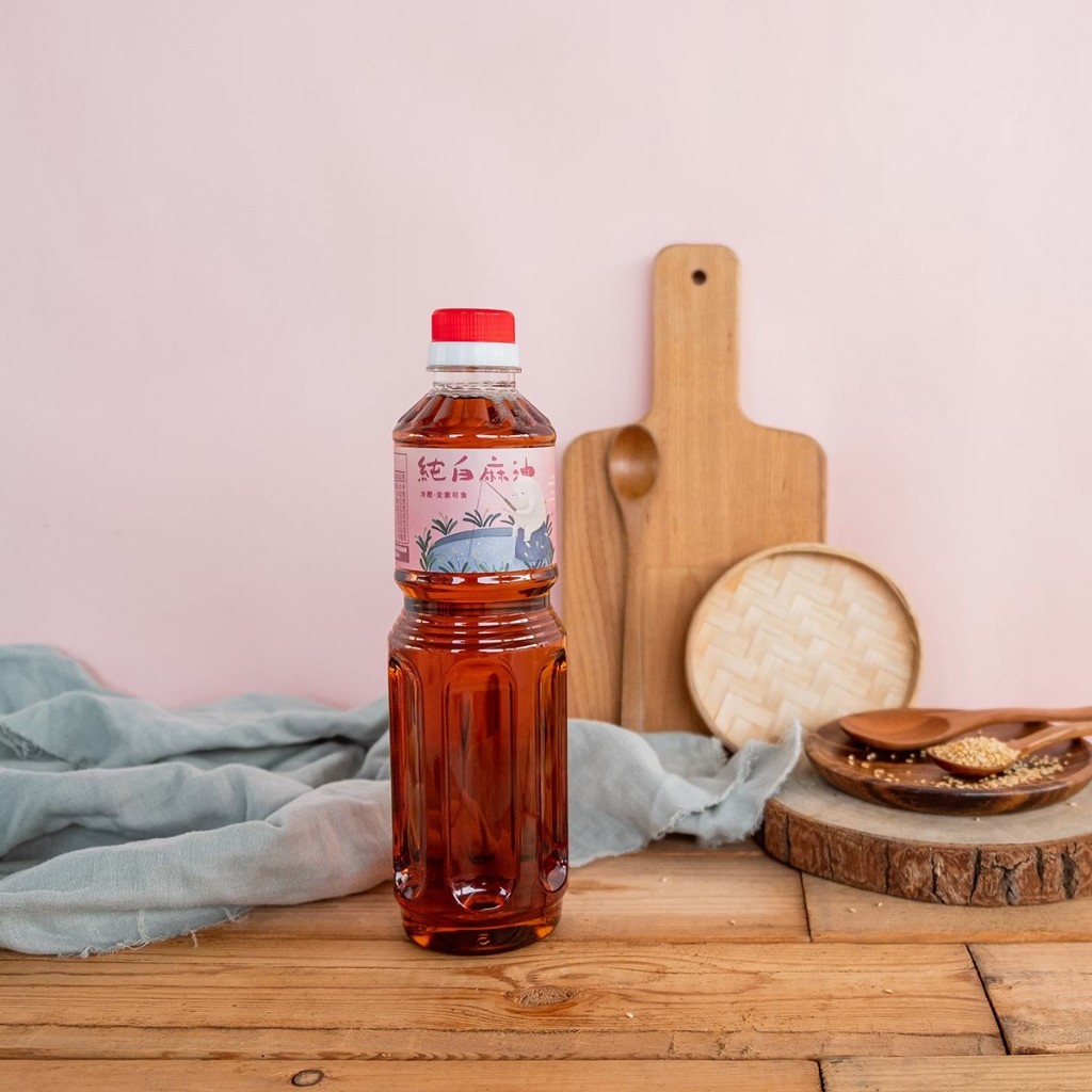 金弘麻油花生行 冷壓純白麻油 白芝麻油 麻油 600ml 1500ml 塑膠瓶 韓國料理愛用油 全素可食｜繁華中西藥局｜