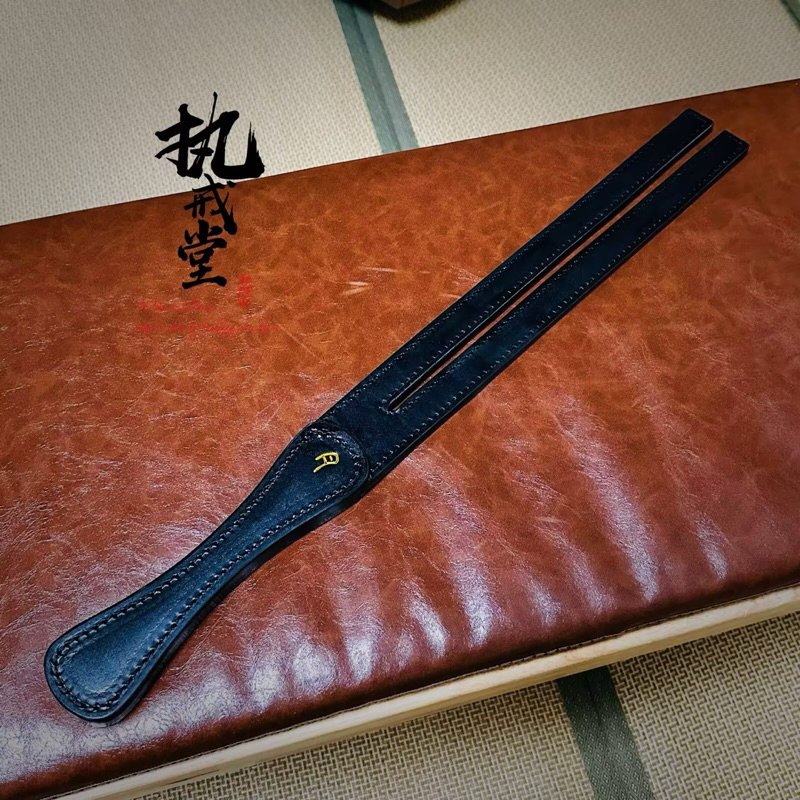 【KKsp道具雜貨店】*暗黑、原色雙尾皮拍* 雙層牛筋皮 Sp 打屁股 懲罰工具 處罰 實踐工具