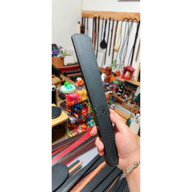 【KKsp道具雜貨店】*寬頭皮戒尺*皮革拍 Sp 打屁股 懲戒 家法 處罰 實踐工具 拍打棒