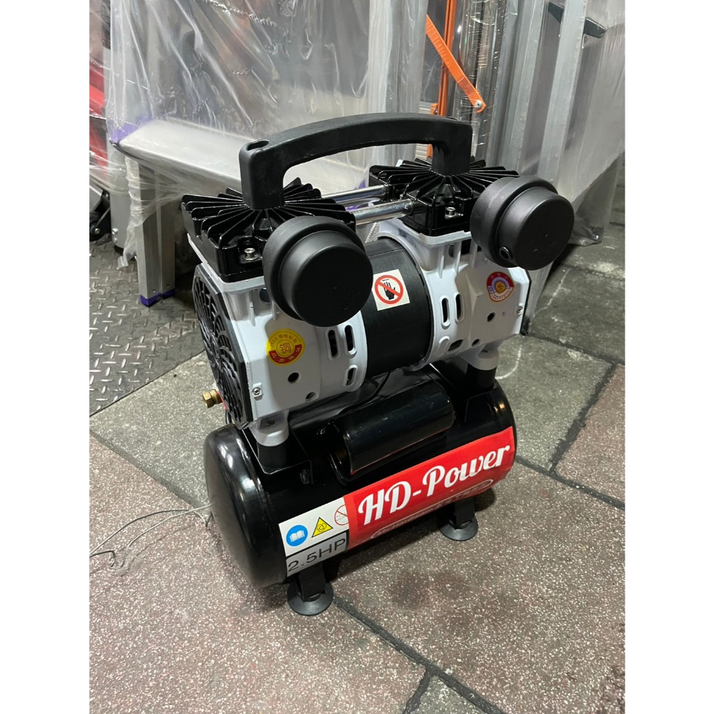 -台北工具 雙缸2.5HP 6公升 無油靜音空壓機 空氣壓縮機 可木工 噴漆修補 可配雷雕雞使用 商品圖片 4