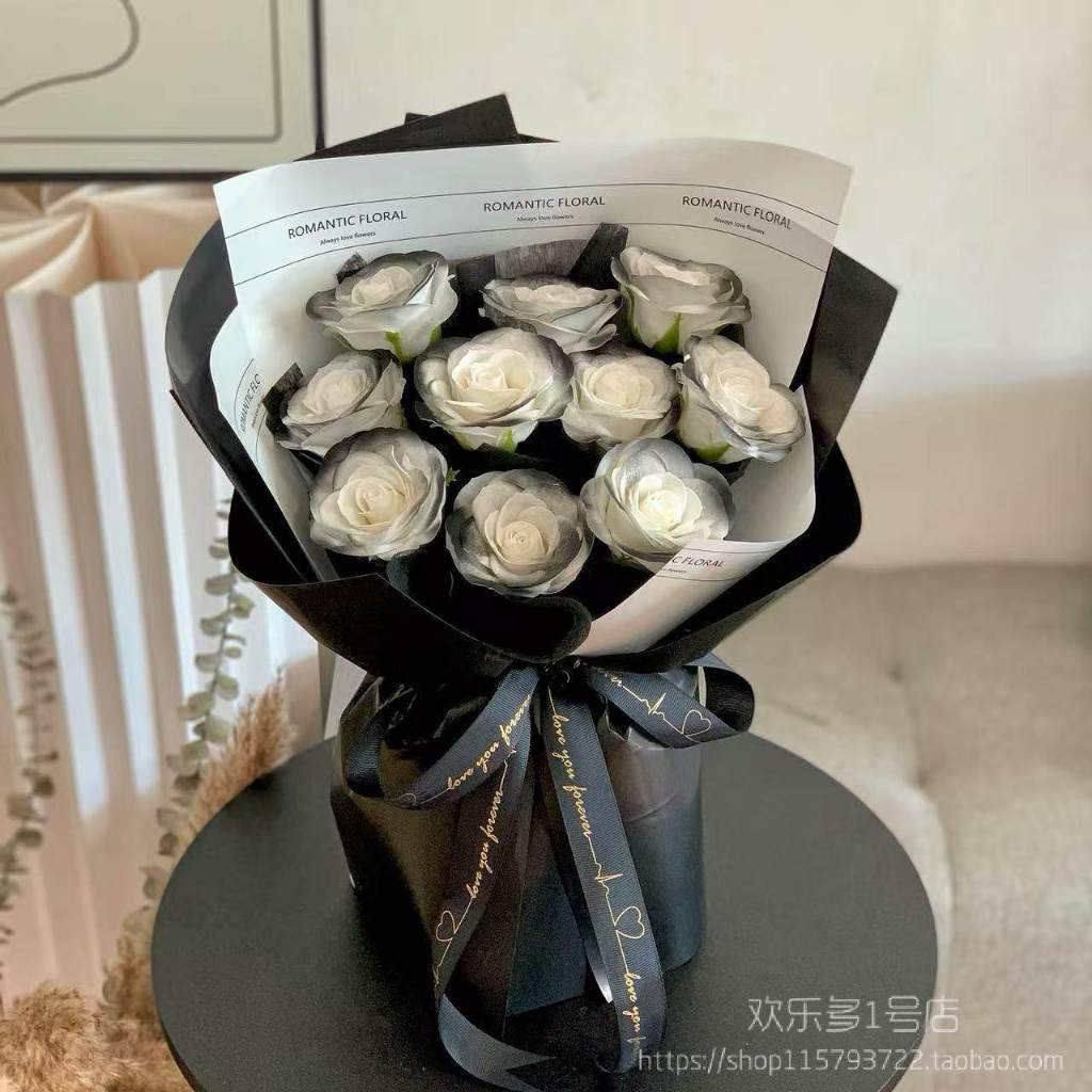 11 朵｜黑騎士玫瑰花束,純花束（無提袋／無燈串）