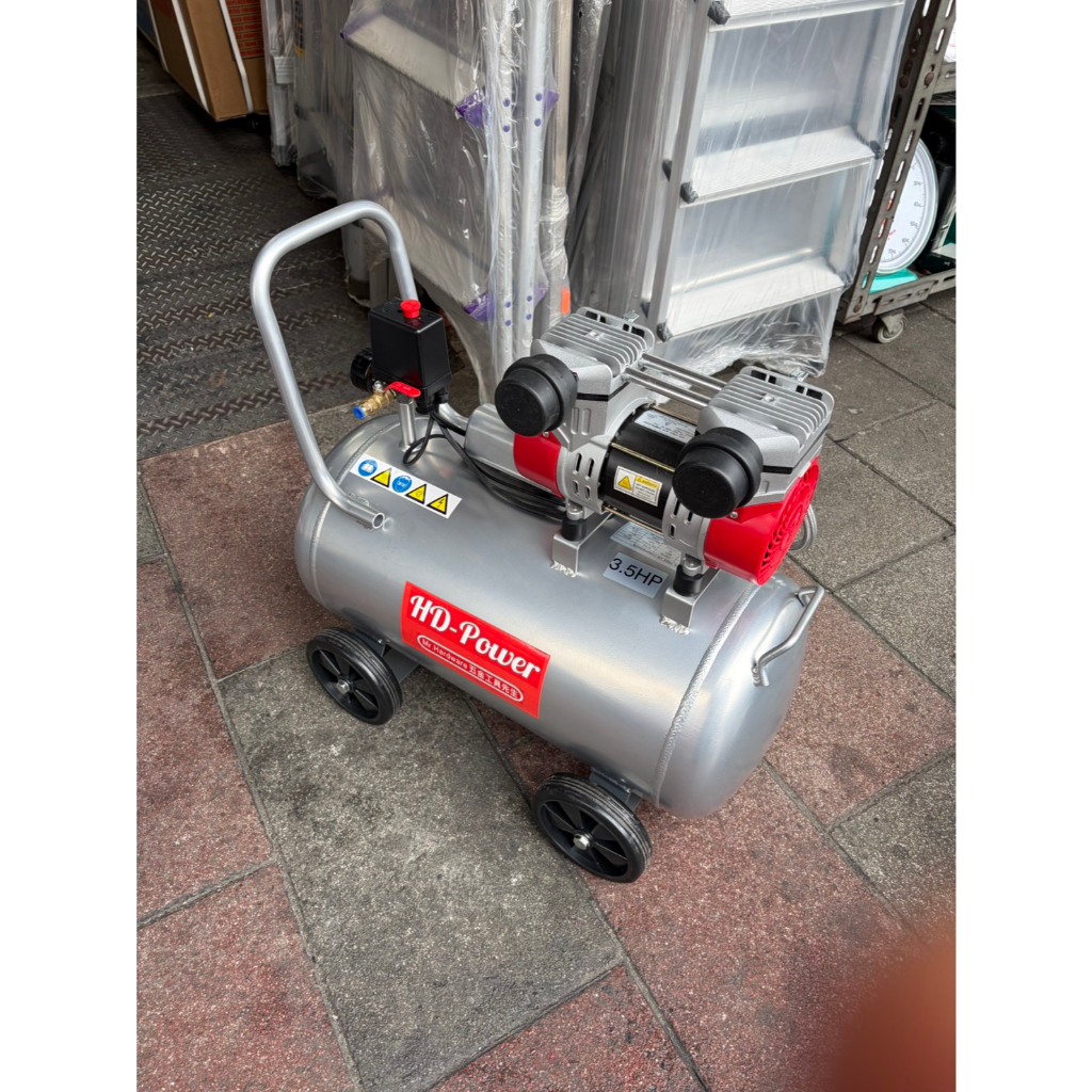 附發票 台北工具 雙缸3.5HP40L快速型無油靜音空壓機 輕量化鋁合金桶身 空氣壓縮機 可木工 噴漆 商品圖片 3