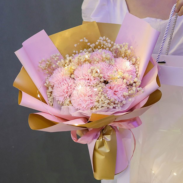 台灣現貨【康乃馨滿天星花束】30cm9朵粉康乃馨搭配滿天星母親節花束 生日禮物 櫥窗提袋燈串 感謝花禮拍照