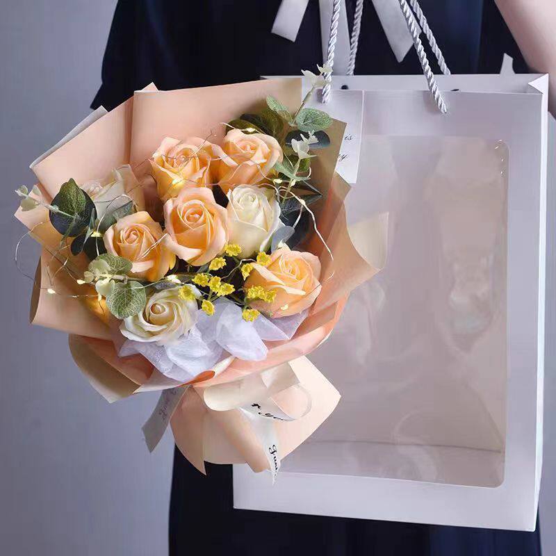 35cm8朵香檳白玫瑰花束,純花束（無提袋／無燈串）