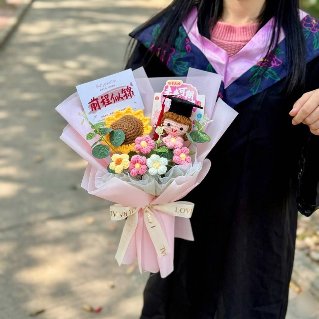 35cm針織向日葵＋畢業女孩（粉色）,純花束（無提袋／無燈串）