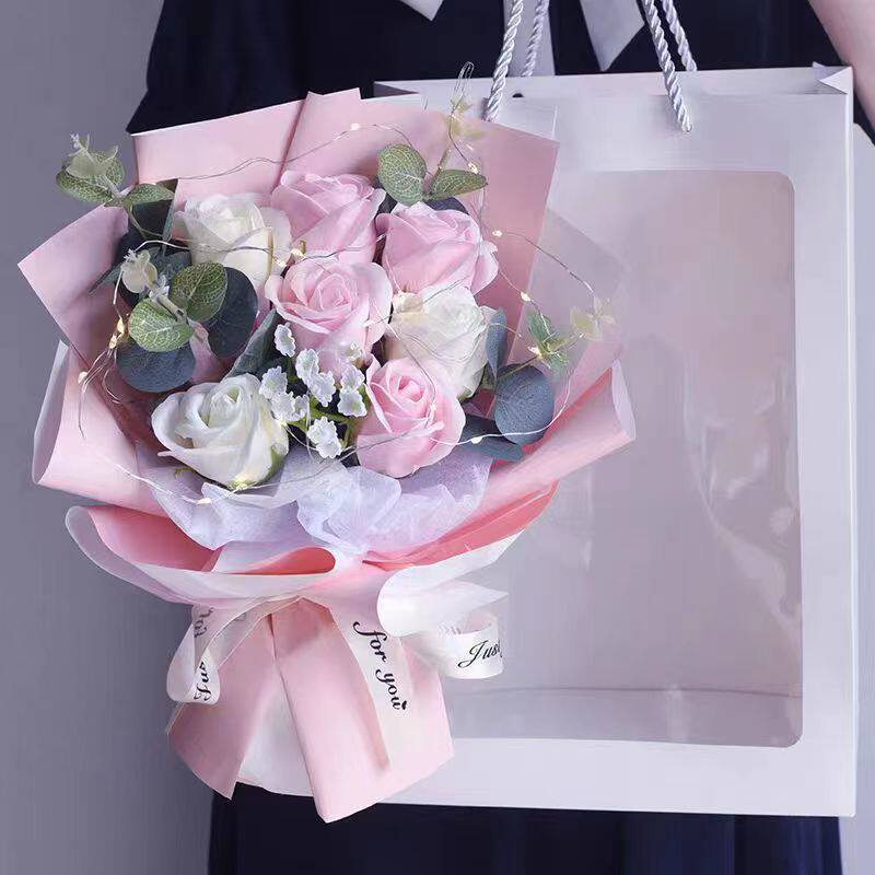 35cm8朵粉白玫瑰花束,純花束（無提袋／無燈串）