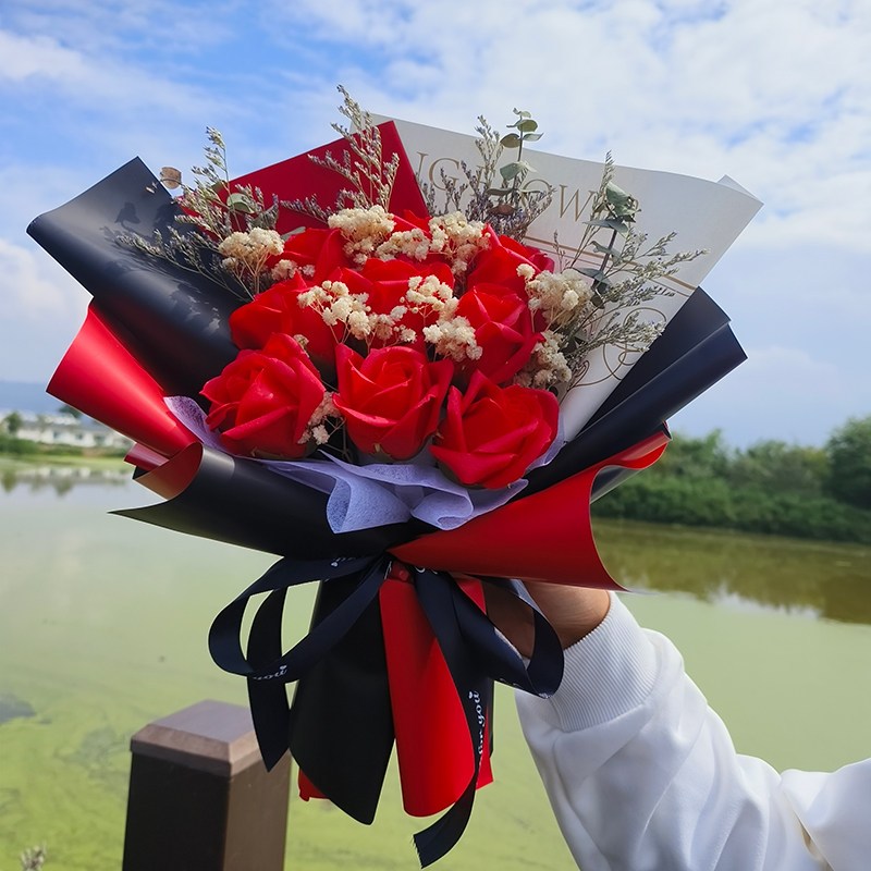 9 朵｜紅色玫瑰,純花束（無提袋／無燈串）