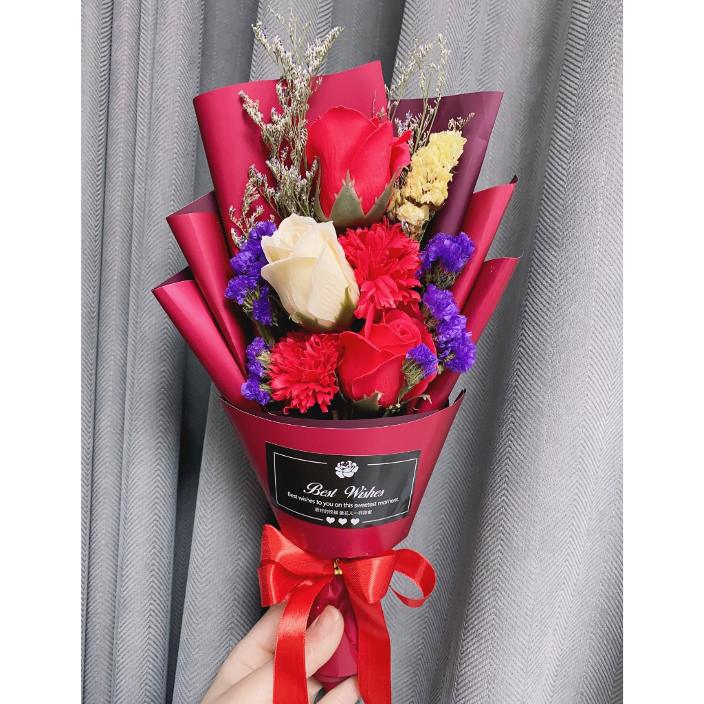彩色康乃馨＋玫瑰(紅包裝)