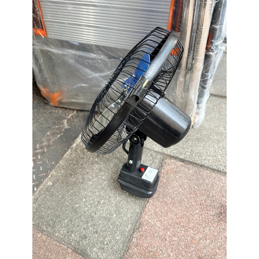 隔日到貨MKT格萊11吋可擺頭鐵葉風扇 通用牧田接口風扇 單主機 辦公室 工作 旅行用 露營 自動擺頭 循環風扇 商品圖片 4