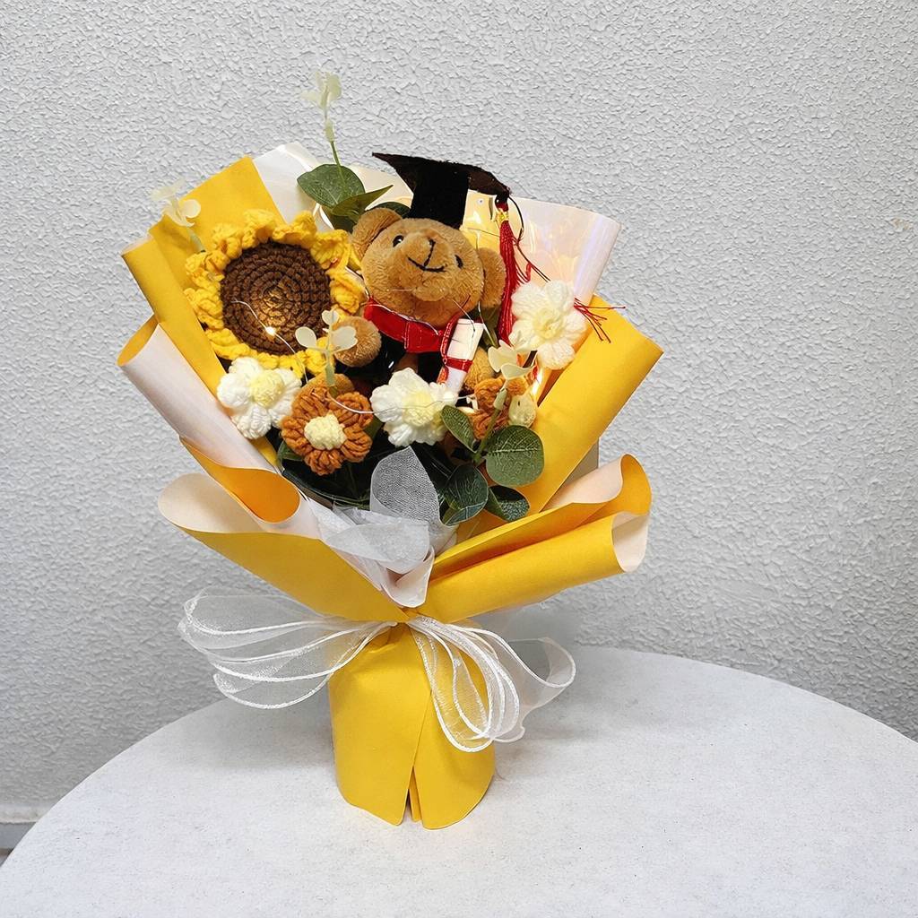 台灣現貨【博士熊向日葵花束】30cm炫彩紙針織向日葵搭配畢業熊花禮 畢業季送禮 典禮合照 拍照打卡 櫥窗提袋燈串可選