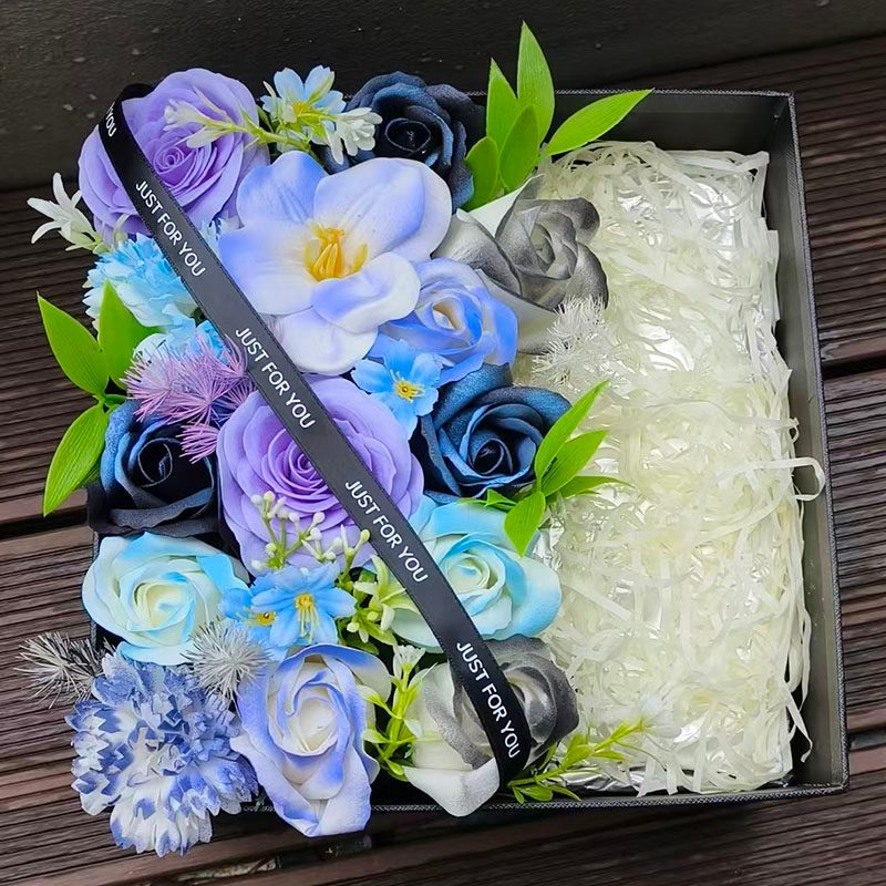 25*25*13cm浪漫花束（遠山）,純花束＋紙盒（無提袋／無燈串）