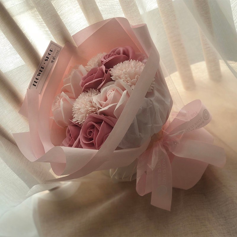 台灣現貨【玫瑰康乃馨花束】35cm十朵溫柔系混搭花禮 母親節生日送禮 櫥窗提袋燈串可選 拍照打卡 桌面擺飾