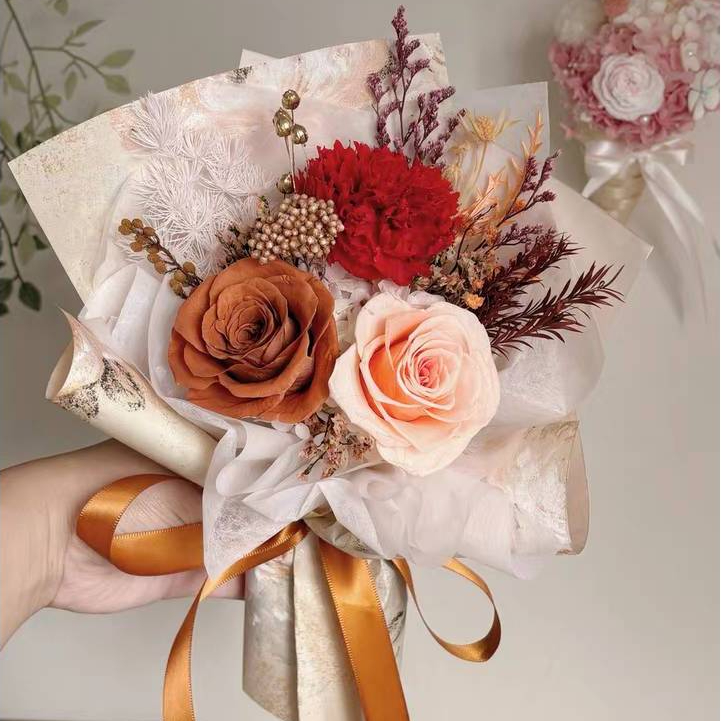 台灣現貨【永生玫瑰康乃馨花束】30cm紅色公主粉茶粉母親節生日送禮 櫥窗提袋燈串可選 拍照打卡桌面擺飾