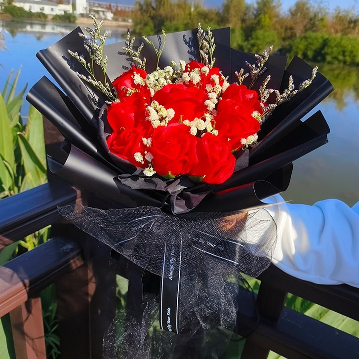 台灣現貨【流風回雪玫瑰花束】40cm19朵與30cm9朵紅玫瑰 情人節禮物 生日禮物 櫥窗提袋燈串 浪漫花禮