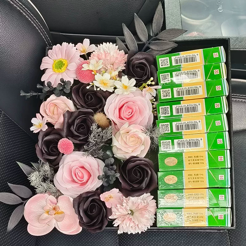 台灣現貨【浪漫花束禮盒】25x25x13cm晨光林間破曉格調遠山紙盒花束 情人節禮物 生日禮物 櫥窗提袋燈串 驚喜花禮
