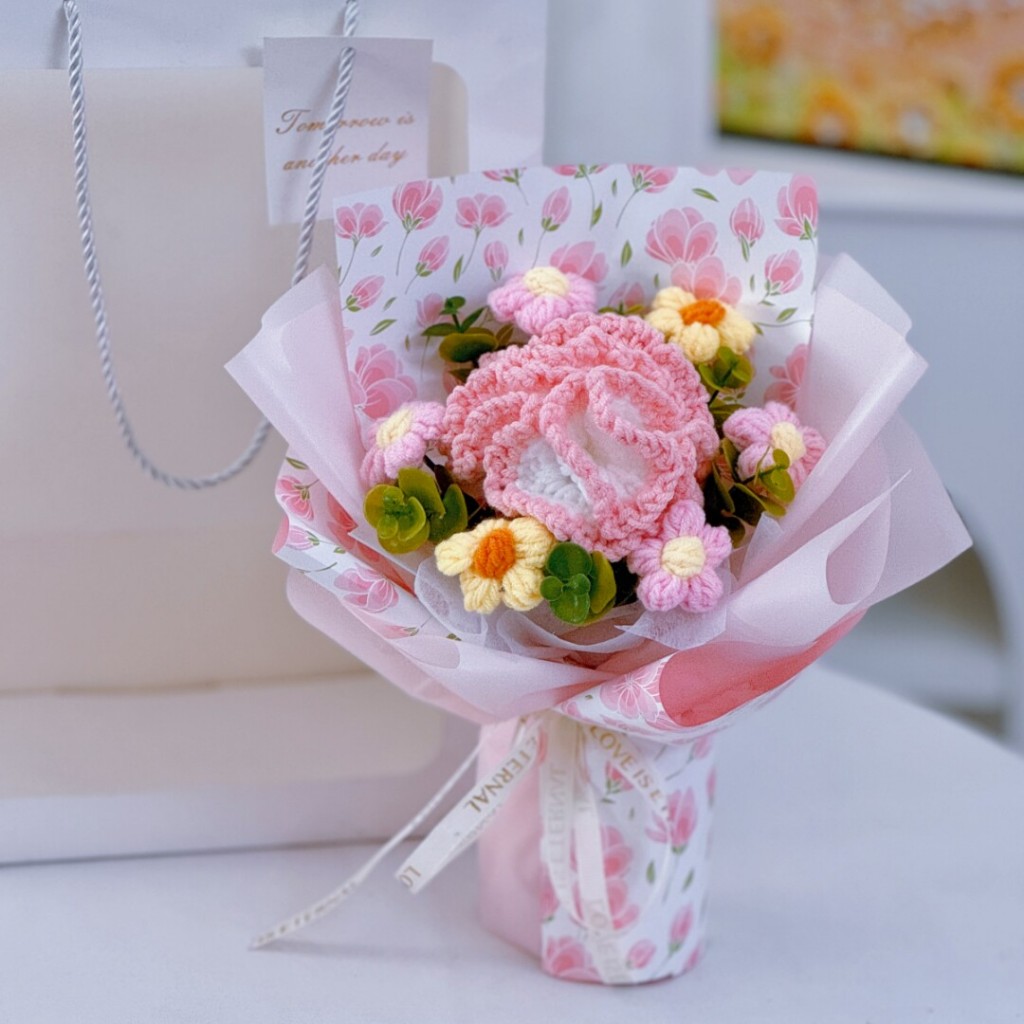 25cm針織康乃馨雛菊花束(粉色花紙),純花束（無提袋／無燈串）