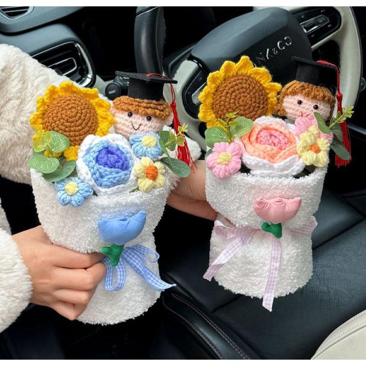 台灣現貨【針織畢業花束】25cm畢業女孩男孩紀念花禮 畢業季送禮 透明禮盒燈串可選 典禮合照 拍照打卡 收藏擺飾