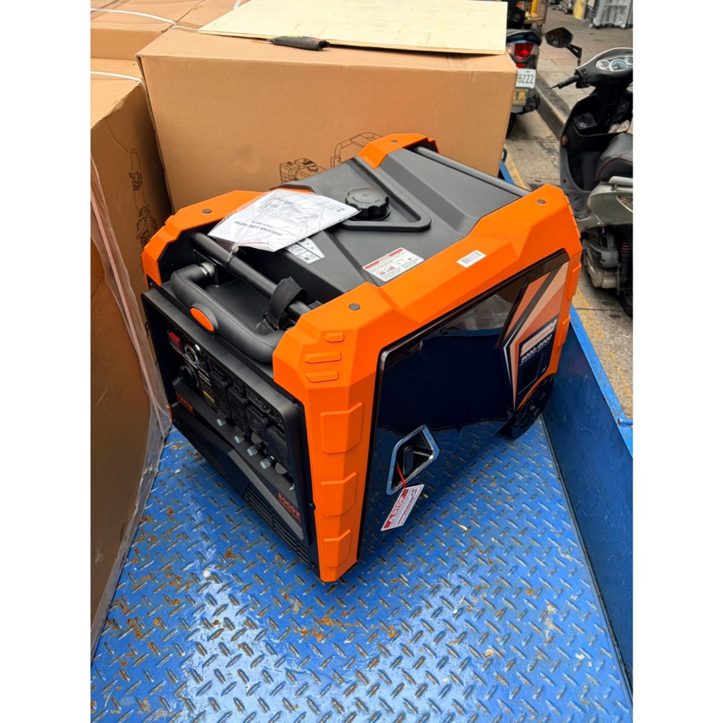 台北工具12000I靜音變頻發電機DS12000IE電啟動/手拉二用 110/220V四行程停電露營擺攤 商品圖片 4