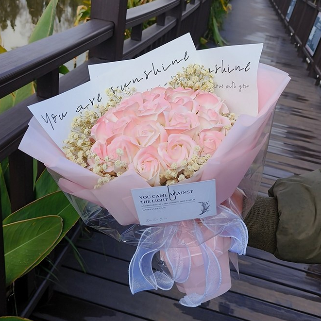 台灣現貨【薔薇戀人花束】40cm19朵公主粉黑騎士碎冰藍玫瑰花束 情人節禮物 生日禮物 櫥窗提袋燈串 拍照花束
