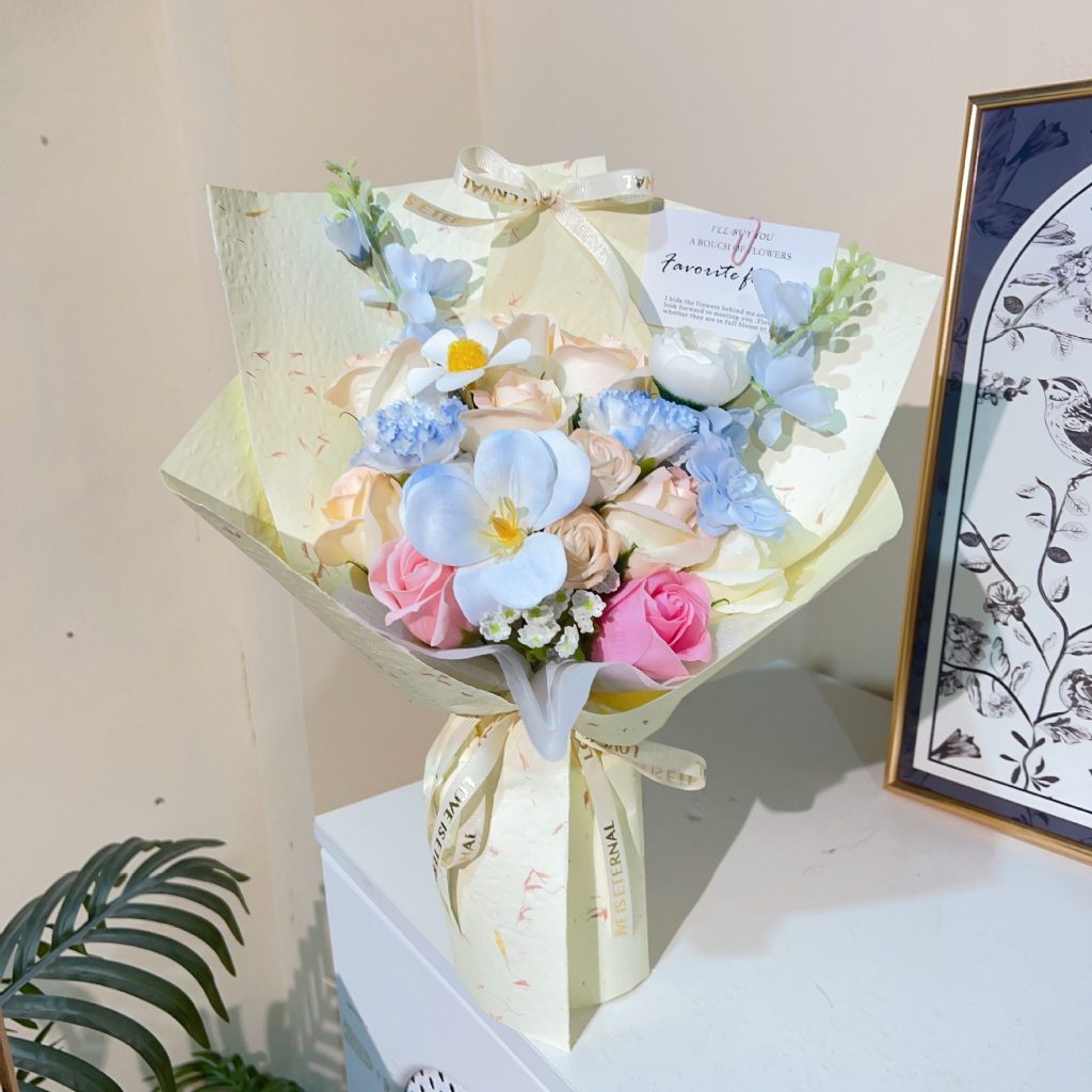 台灣現貨【香皂手捧花】香皂花仿真花混搭 康乃馨玫瑰繡球 高級感送禮 情人節生日紀念日 情人節禮物 送女友 生日禮物