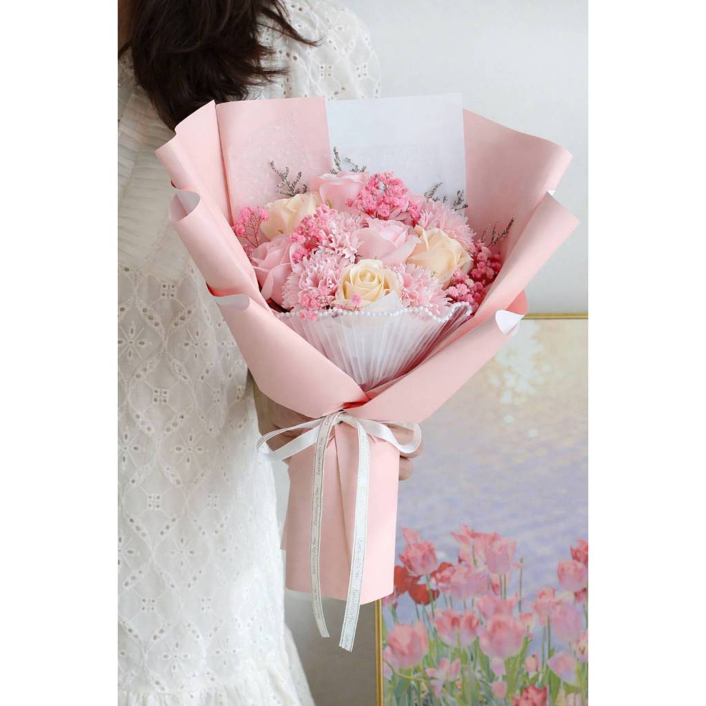 35cm康乃馨+玫瑰花束（公主粉包裝）,純花束（無提袋／無燈串）
