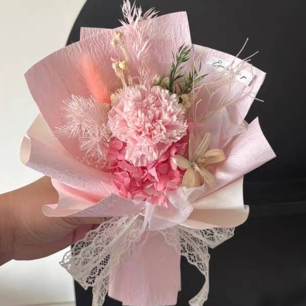 25cm單朵永生康乃馨花束(公主粉色),純花束（無提袋／無燈串）
